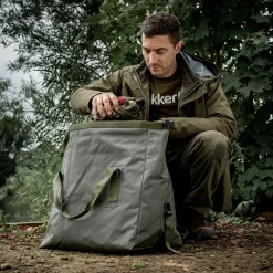Trakker Downpour Roll-Up Fishing Carryall -Trakker Geschaft trakker downpour roll up carryall 11