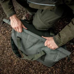 Trakker Downpour Roll-Up Fishing Carryall -Trakker Geschaft trakker downpour roll up carryall 7